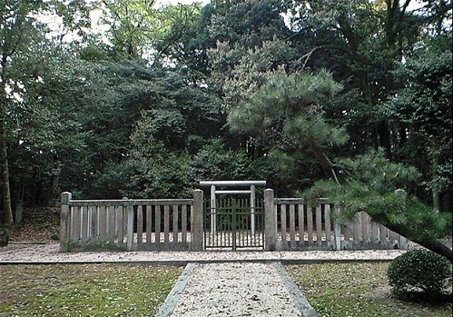 能褒野神社古墳.jpg