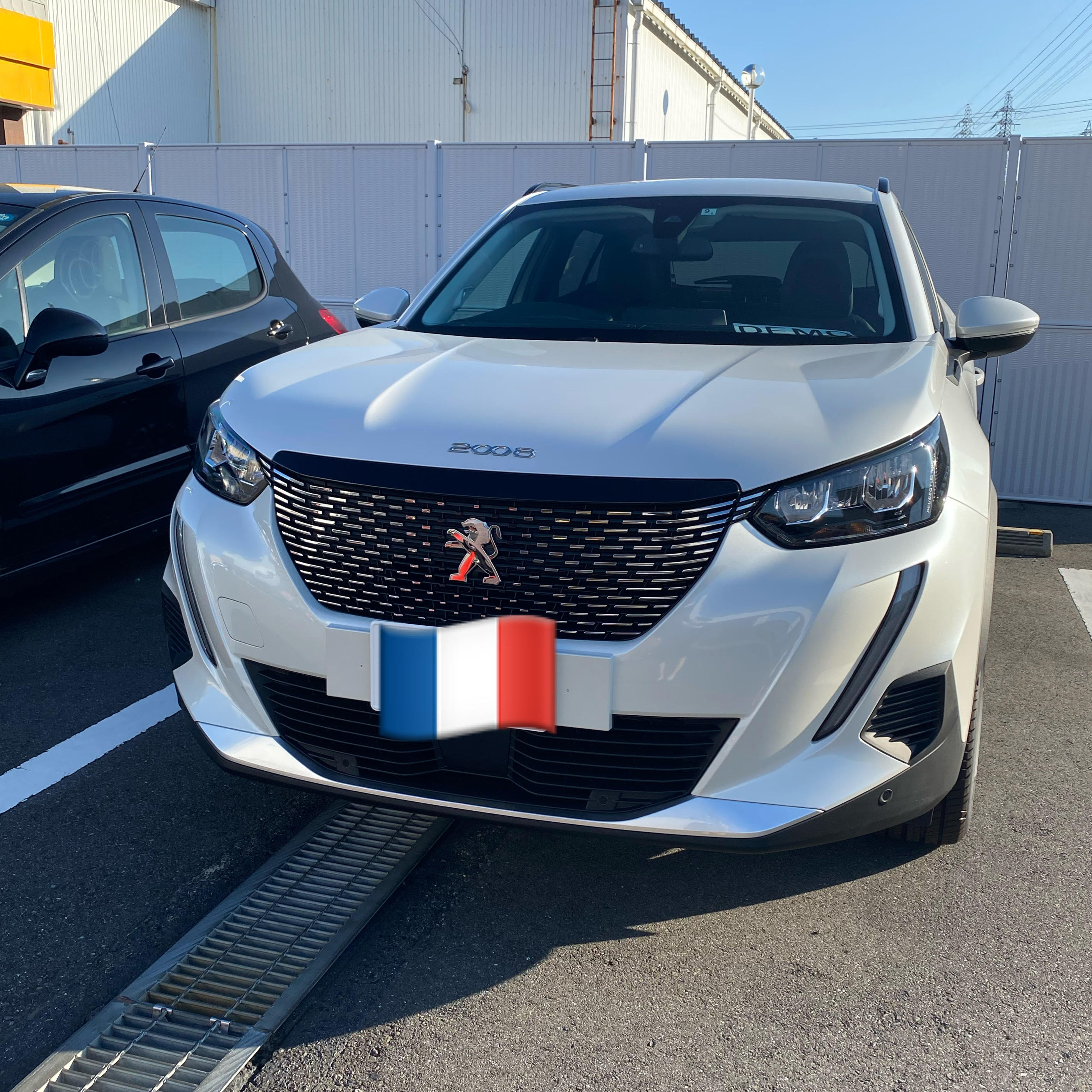 NEW SUV PEUGEOT 2008 DEBUT FAIR