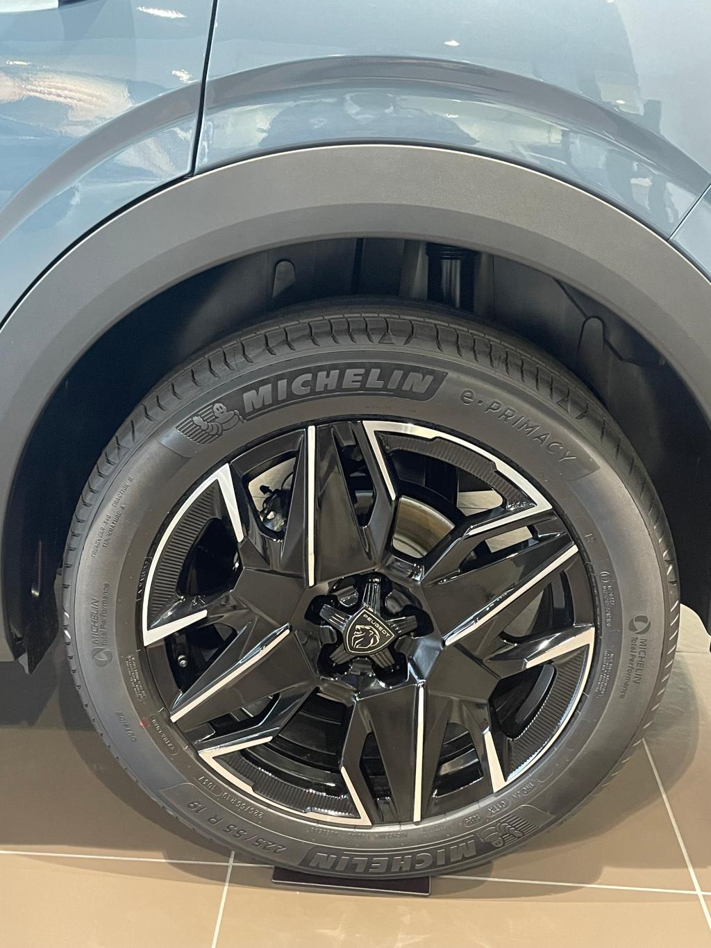 タイヤパンク時の正しい対処法